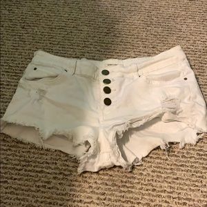 White billabong shorts